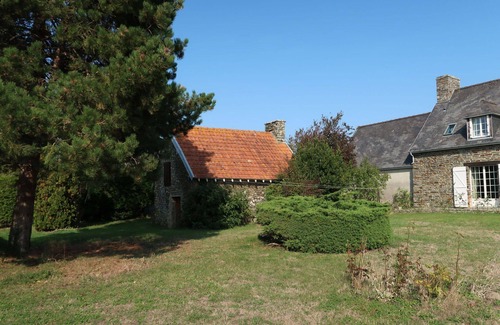 Vains House | Beautiful villa for 6 people with TV and patio