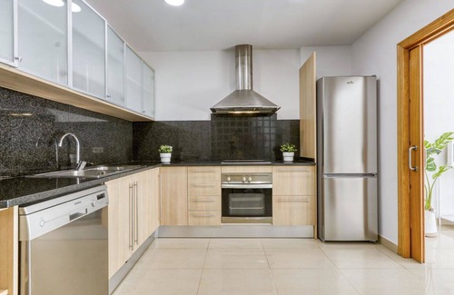 Figueres House | Beautiful villa for 7 people with A/C, WIFI, TV, terrace and parking