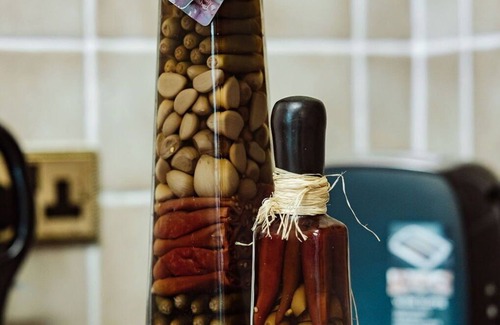 Eaton Mascott House | Beautiful villa for 4 people with WIFI, TV and pets allowed