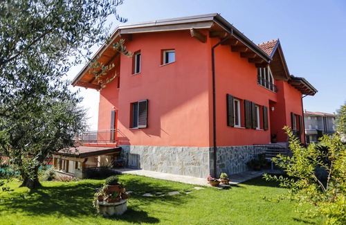 Saltara Villa | Beautiful villa for 5 guests with WIFI, private pool, A/C, TV, patio and panoramic view