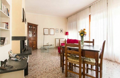 Cinquale Villa | Beautiful villa for 5 people with WIFI, A/C, TV, terrace, pets allowed and parking