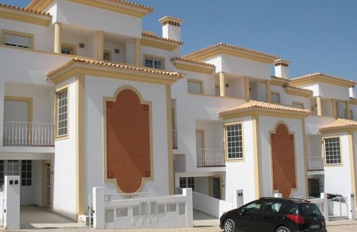 Urbanizacao dos Calicos Villa | Beautiful villa in Albufeira, small condominium with 2 swimming pools and tennis court