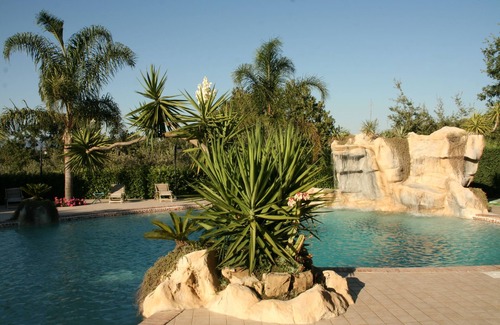 Laureana Cilento Apartment | Beautiful villa surrounded by a large garden