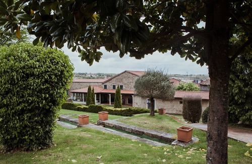 Chantada Villa | Beautiful Villa with garden and fireplace 10 minutes from the Ribeira Sacra