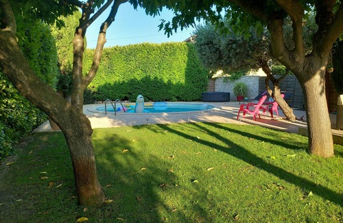 Courthezon House | Beautiful villa with pool and spa, sleeps 7