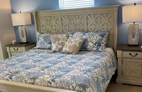 Royal Lagoons House | Beautiful waterfront home with fantastic views and boat dock.