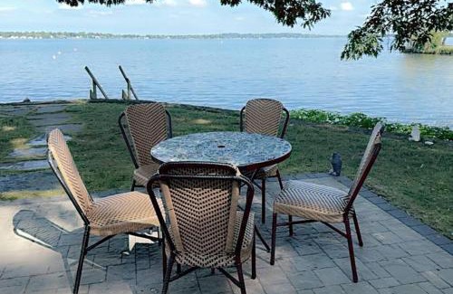 Town of Owasco Villa | Beautiful Waterfront House in Owasco Lake