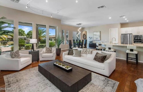 Chandler House | Beautiful waterfront property in the beautiful Ocotillo area in Chandler AZ.