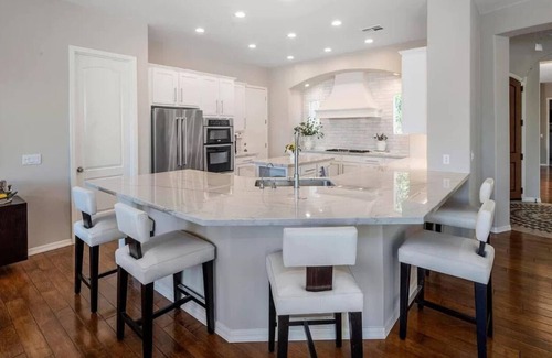 Chandler House | Beautiful waterfront property in the beautiful Ocotillo area in Chandler AZ.