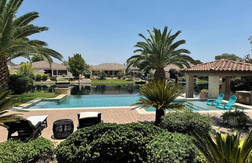 Chandler House | Beautiful waterfront property in the beautiful Ocotillo area in Chandler AZ.