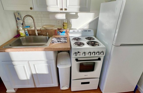 Northport Cottage | Beautiful Waterfront Sunsets Beach Cottage Studio Private Winery Brewery 1hr NYC