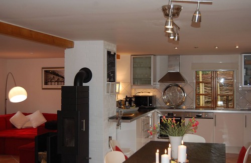 Hauert House | Beautiful well-kept thatched cottage in Tating WLAN, sauna, fireplace, quiet location