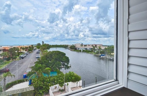 Siesta Key Condo | Beautifully Appointed with Views from Every Room at Fishermans Haven. Private Beach, Gated FH504