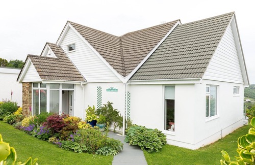 Looe House | Beautifully appointed home 5 mins to beach.