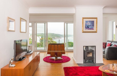 Looe House | Beautifully appointed home 5 mins to beach.