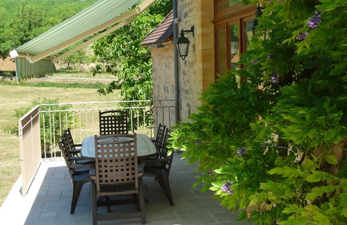 Daglan House | Beautifully converted stone barn near Daglan, Perigord Noir, heated pool