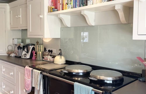 Amport House | Beautifully designed open plan home in picturesque countryside village of Amport