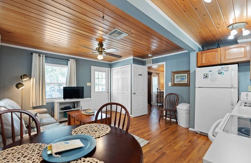 New Smyrna Beach House | Beautifully equipped and furnished cottage in the heart of downtown, historic New Smyrna Beach.