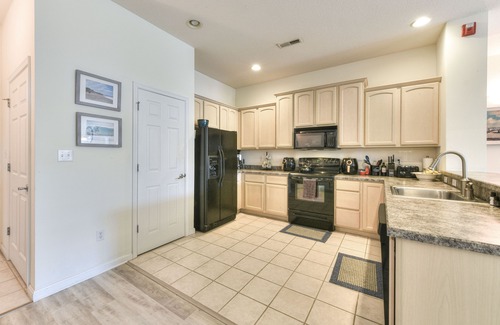 Villages of Five Points Condo | Beautifully Furnished Condo in Villages of Five Points