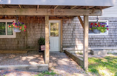 Muskoka Lakes Cottage | Beautifully maintained cottage in the heart of port carling