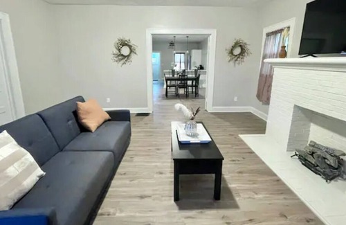 Indianapolis House | Beautifully Remodeled, 5 min to Downtown Indy!