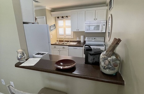 Gulf Shores Condo | Beautifully Remodeled! Affordable! 2 BR/2BA Cottage, A Great Vacation Spot!