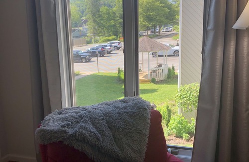 Blowing Rock Condo | Beautifully renovated DOWNTOWN Blowing Rock condo, 2BR 2 Bath