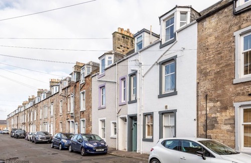 St Monans Cottage | Beautifully renovated 2 bedroomed apartment