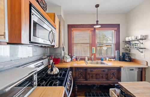 Weaverville House | Beautifully Restored Craftsman Home - Downtown Weaverville - Fenced Pet Yard