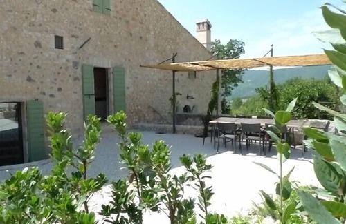 Vallo di Nera House | Beautifully Restored 16th Century Refuge With Infinity Pool And Stunning Views