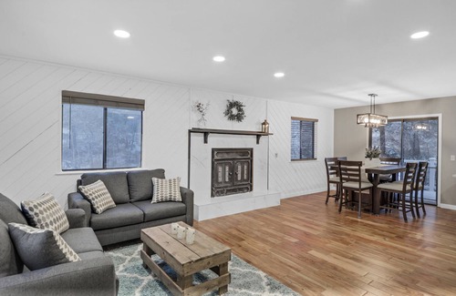 Doubleheader House | Beautifully Updated 4 Bed, 3 Bath Mountain Getaway