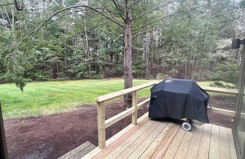 Grantham Condo | Beautifully Updated Eastman Condo