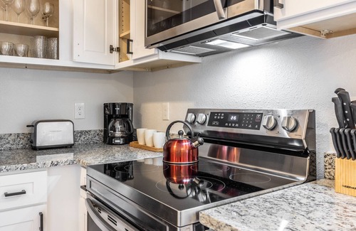 Oak Cliff House | Beautifully Updated Spacious Home/Foosball Table
