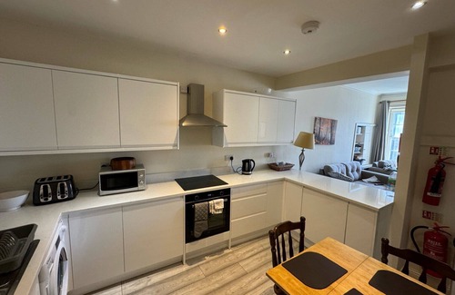 Old Town Apartment | Beautifully upgraded 2 bedroom 1st floor flat in heart of Edinburgh's old town