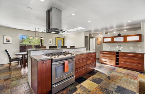 West Sedona House | Beauty and the Beast Stunning Home, Stunning Views, Walk to Town Weekly Discount