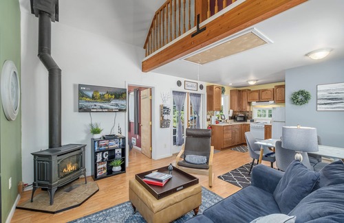 Leavenworth Cabin | Beaver Hill Cabin-View, Hot Tub, Propane Firepit