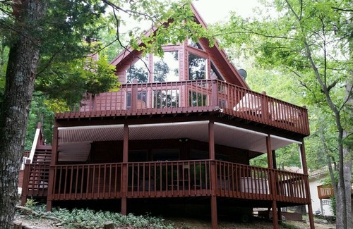 Lost Bridge Village House | Beaver Lakefront Cabin