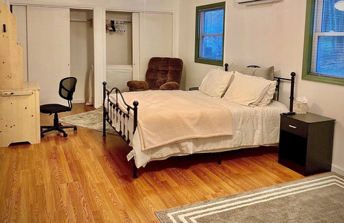 Beaverdam Lake-Salisbury Mills Villa | Beaverdam Lake Ranch Near West Point, In New Windsor NY