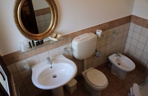 Caltabellotta Bed & Breakfast | BEB "THE SILVER FAULTS" - RED ROOM