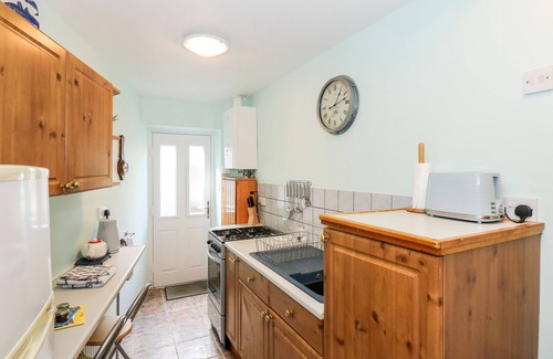 Sheringham Cottage | BECK COTTAGE, romantic, character holiday cottage in Sheringham
