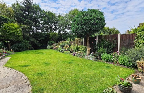 Heworth House | Beckside - Dog friendly house with secure garden and free parking