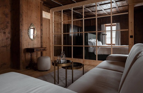San Lorenzo di Sebato House | Bed and Breakfast "Castel Maurn Suite Galilei" with Mountain View, Shared Pool & Wi-Fi