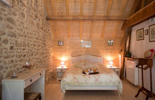 Naillat House | Bed and breakfast LA SUITE MARY CASSAT capacity 2 pers. Lounge and herbal tea room.