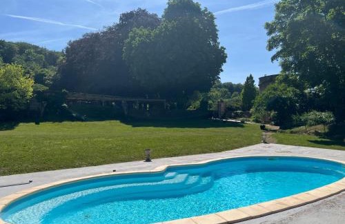 Belleau Bed & Breakfast | Bed and Breakfast Le Château de Morey