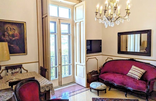 Salerno Bed & Breakfast | Bed and Breakfast 'Royal Salerno Central' with Mountain View, Wi-Fi and Air Conditioning