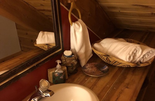 Hatch House | bed and breakfast- Southwestern Suite