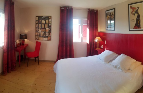 Le Fraysse Bed & Breakfast | Bed and Breakfast 'Toulouse Lautrec' with Shared Pool, Shared Garden and Wi-Fi