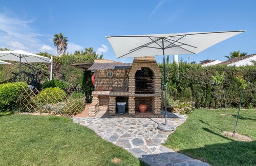 Aljaraque Apartment | Bed and Breakfast 'Verde' with Mountain View, Shared Pool and Wi-Fi