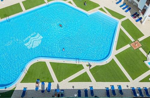 Montechoro Apartment | Bed Apt w/Sea View, Pool & Gym – Albufeira