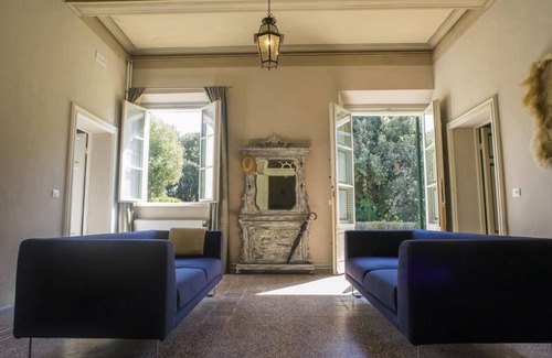 Fauglia Apartment | Bed & Breakfast Beautiful room in a Tuscan villa